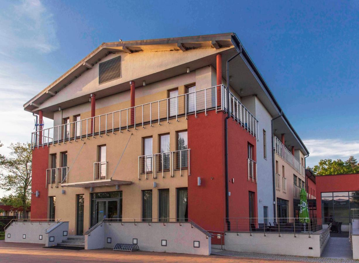 Centrum Wypoczynkowo-Konferencyjne Solaris Łazy Buitenkant foto
