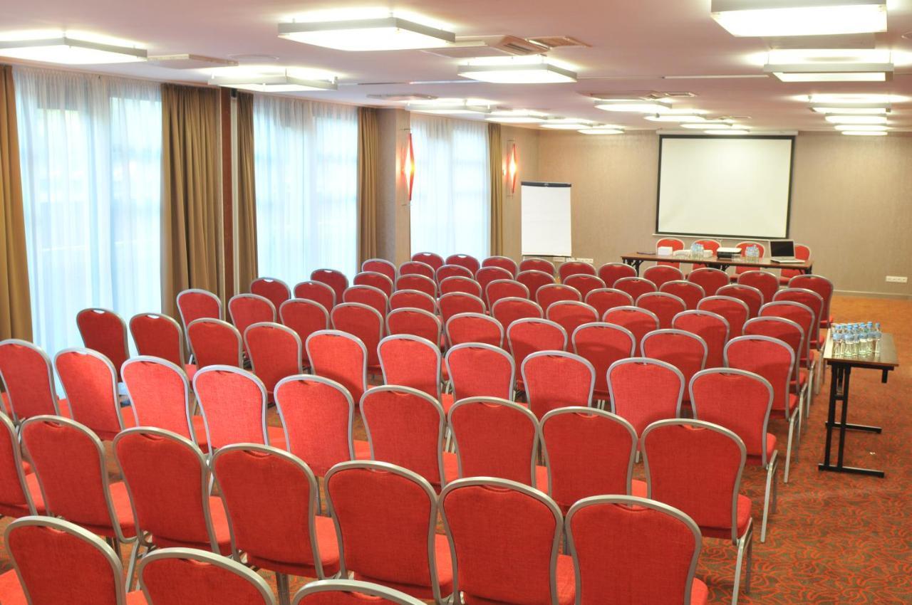 Centrum Wypoczynkowo-Konferencyjne Solaris Hotel Łazy Buitenkant foto