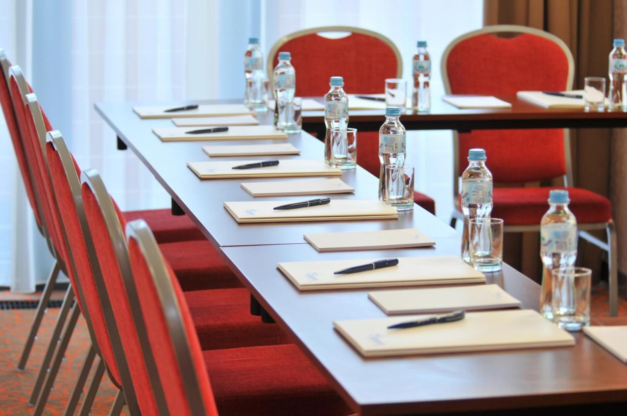 Centrum Wypoczynkowo-Konferencyjne Solaris Łazy Buitenkant foto