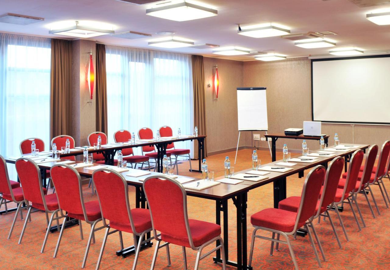 Centrum Wypoczynkowo-Konferencyjne Solaris Łazy Buitenkant foto